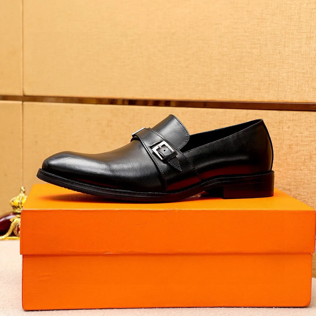 Men's shoes💰480💐 Product trademark: HERMES "Hermès" business leather shoes Regular size: 38-44 (45🉑️customized) Product materials: Selected imported first-layer calfskin upper, imported water-dyed cowhide lining. Strong three-dimensional visual effect, non-slip and wear-resistant combination outsole Color: 2⃣️colors available